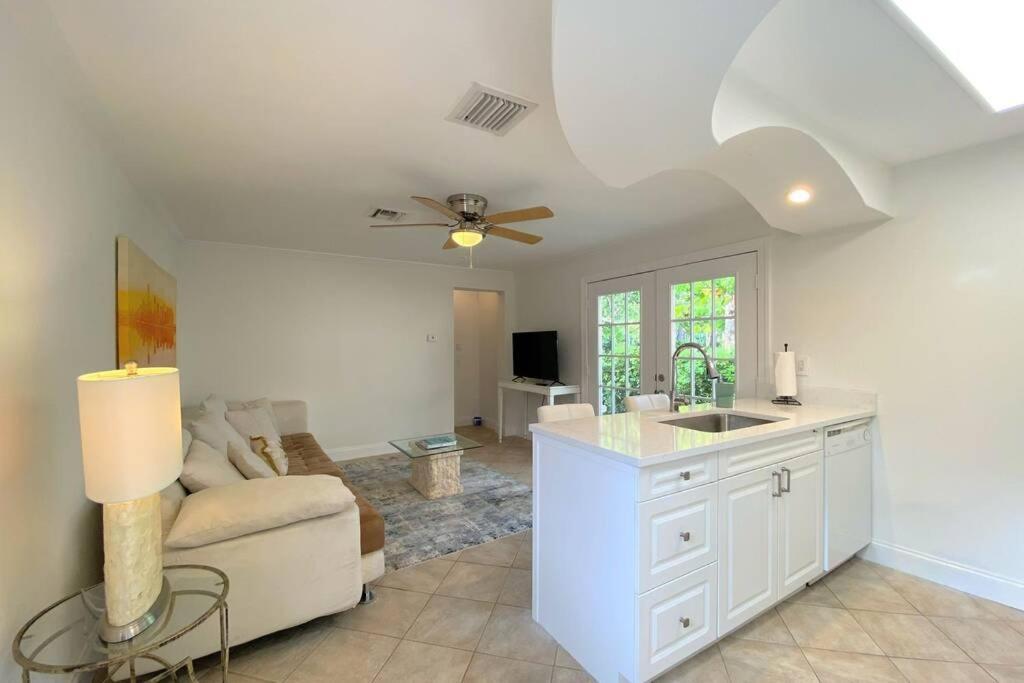Cheerfull 4/Bed/ 3 Bath / Pool / Best Location Нейплс Экстерьер фото